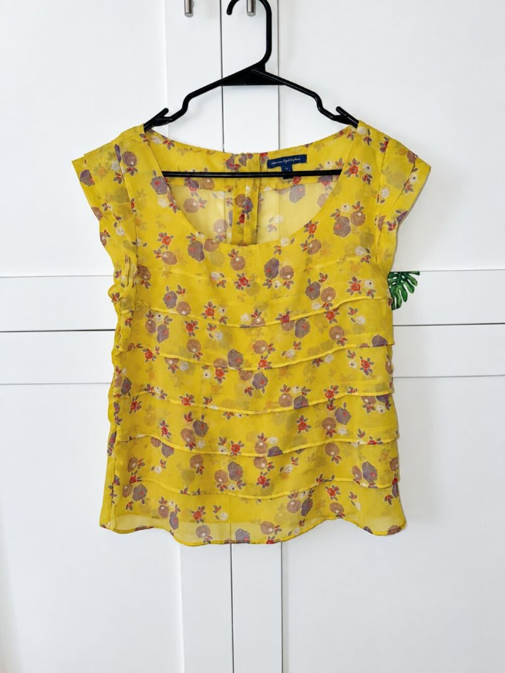 American Eagle Outfitters Yellow Floral Tiered Ruffle Blouse – Size Small/Petite